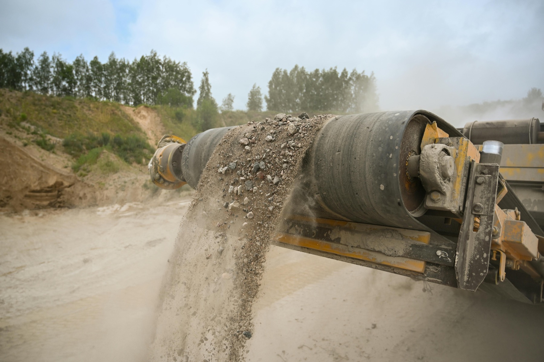 Mieszanka mineralno-asfaltowa i nawierzchnia drogowa
